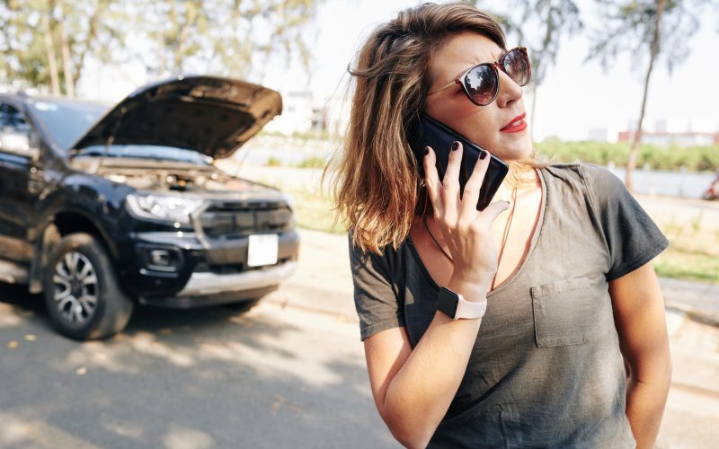 Woman calling to car insurance